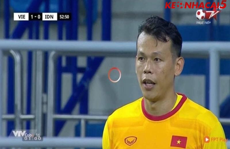 Thông tin về cách bắt bóng của thủ môn Bùi Tấn Trường